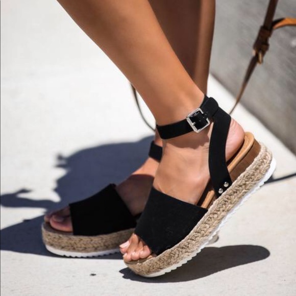 “Emilia”Black Faux Leather Espadrille Platforms! - Picture 4 of 8